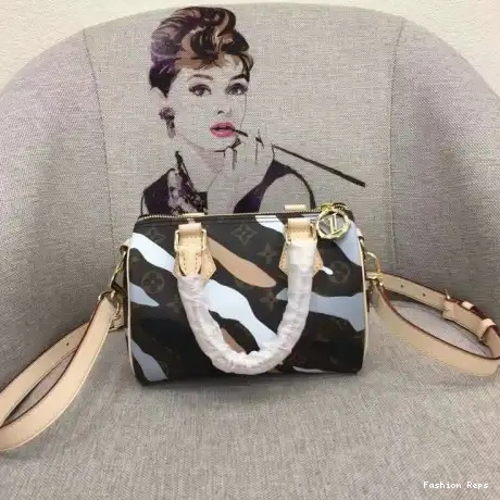 LV Bags 206B570110 0521